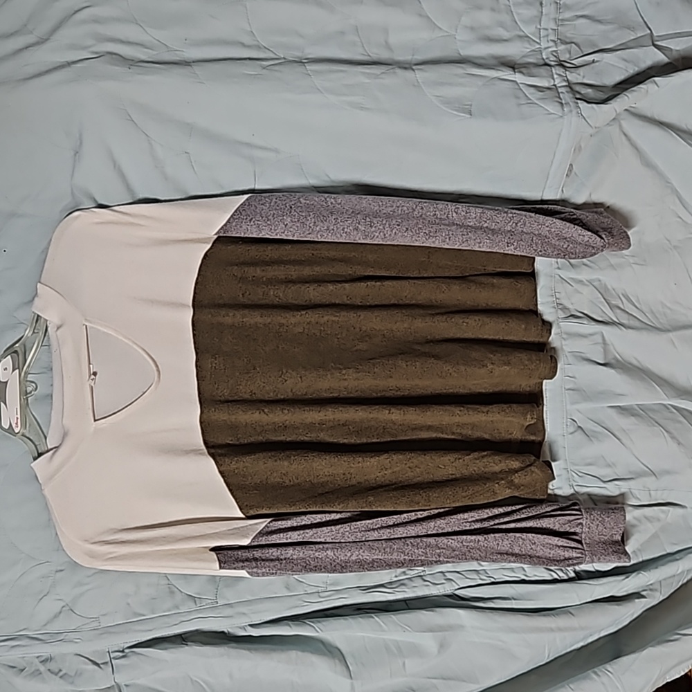 Maurices cut out neck color block top